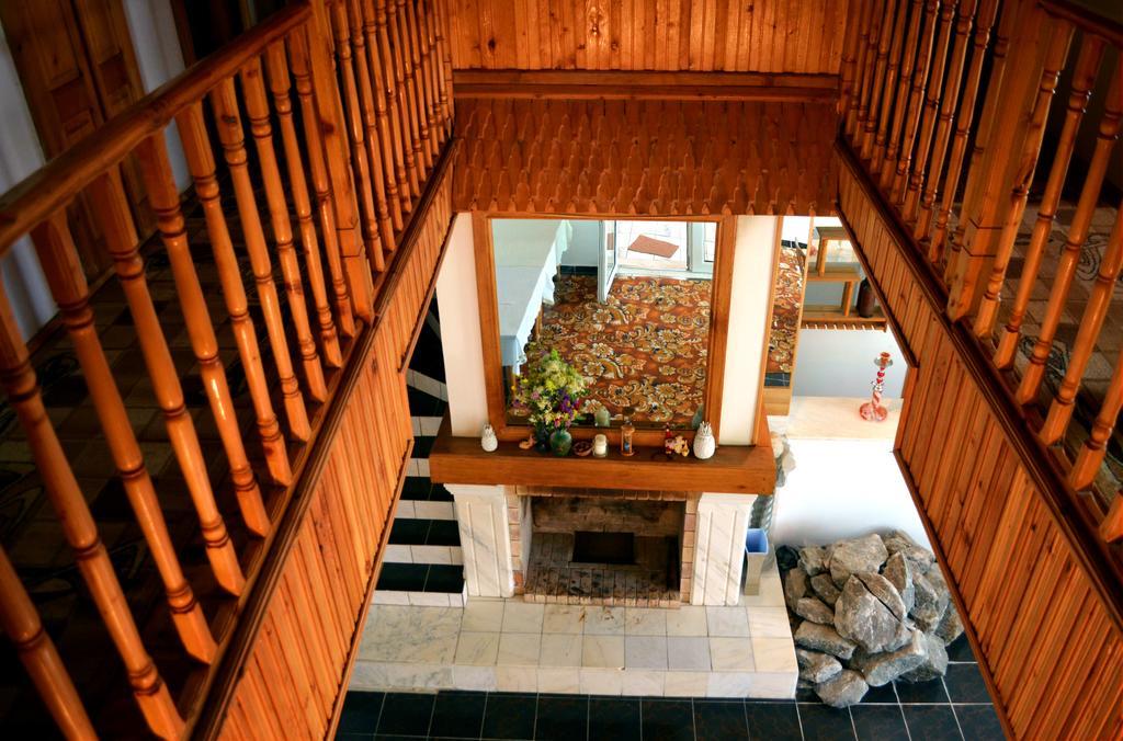Casa Lorena Sarata-Monteoru Bilik gambar